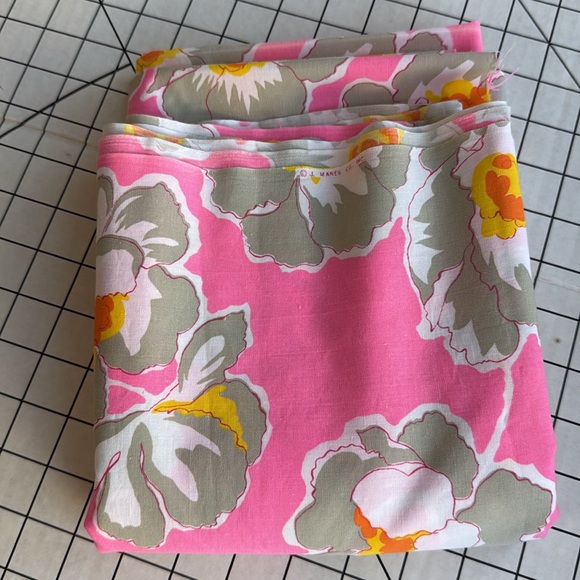 Vintage 1960s-70s Floral Cotton Fabric – Pink Gray Poppies – 3 Yards x 34” - Picture 1 of 16